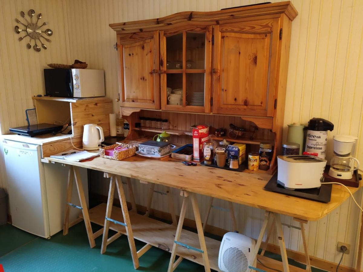 Chardon Bleu Appartement Chambre Cuisine Coin A Manger Sanitaires Salle D'Eau バルスロネット エクステリア 写真