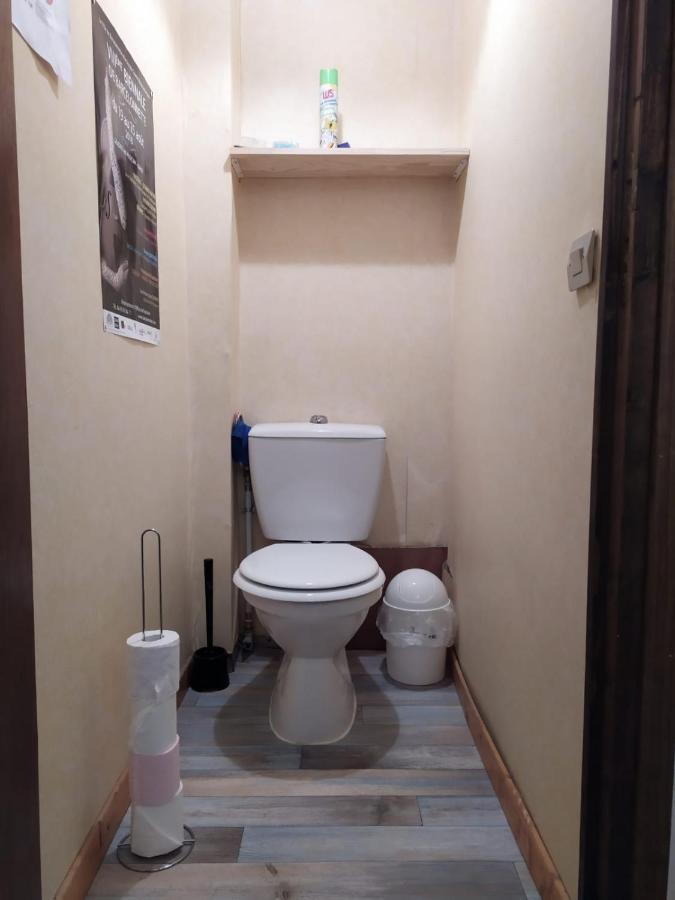 Chardon Bleu Appartement Chambre Cuisine Coin A Manger Sanitaires Salle D'Eau バルスロネット エクステリア 写真