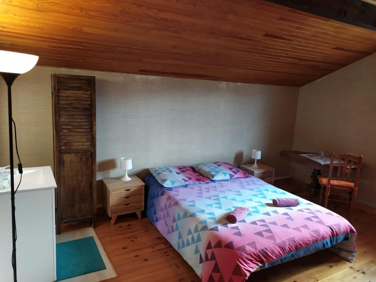 Chardon Bleu Appartement Chambre Cuisine Coin A Manger Sanitaires Salle D'Eau バルスロネット エクステリア 写真
